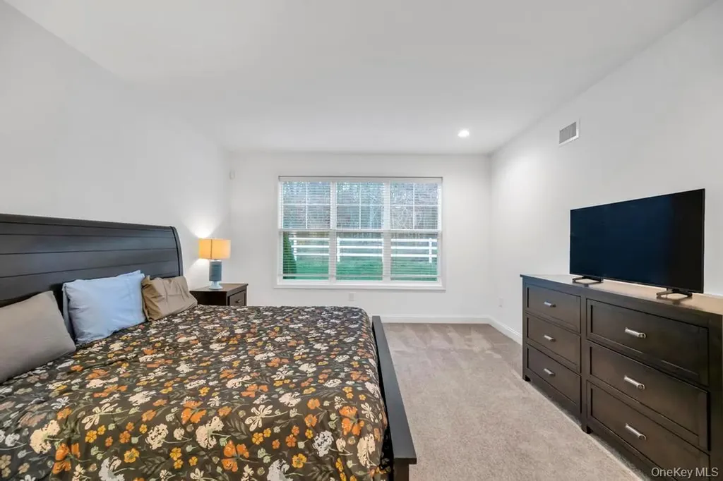 195 Belmont Circle Yaphank NY 11980