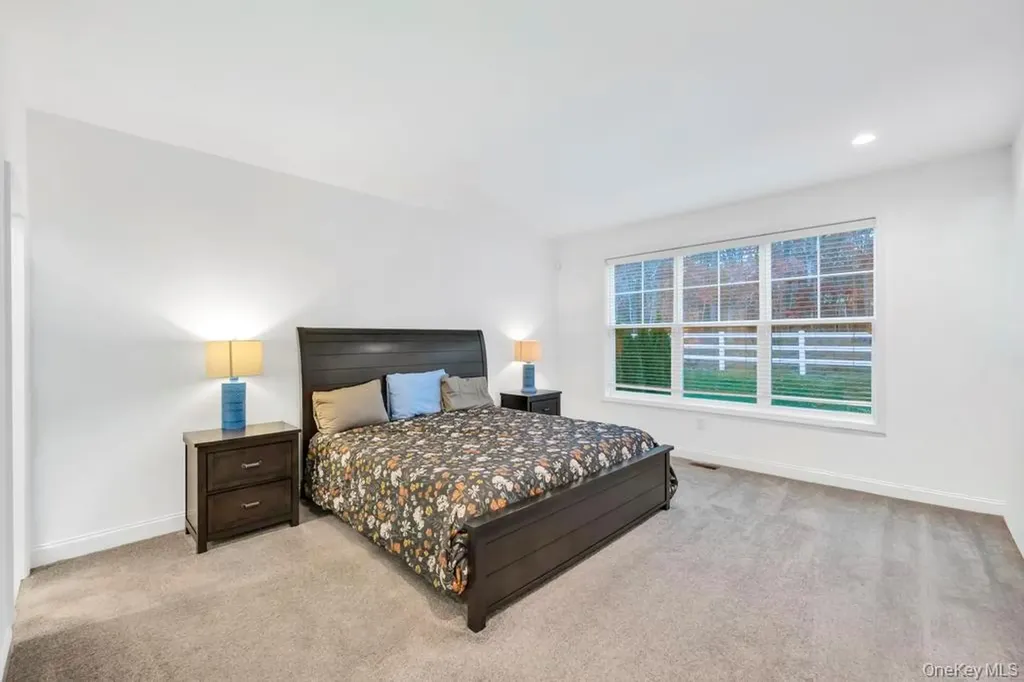 195 Belmont Circle Yaphank NY 11980