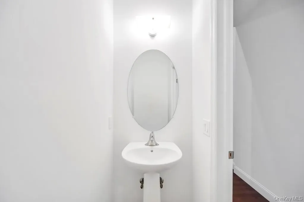 195 Belmont Circle Yaphank NY 11980