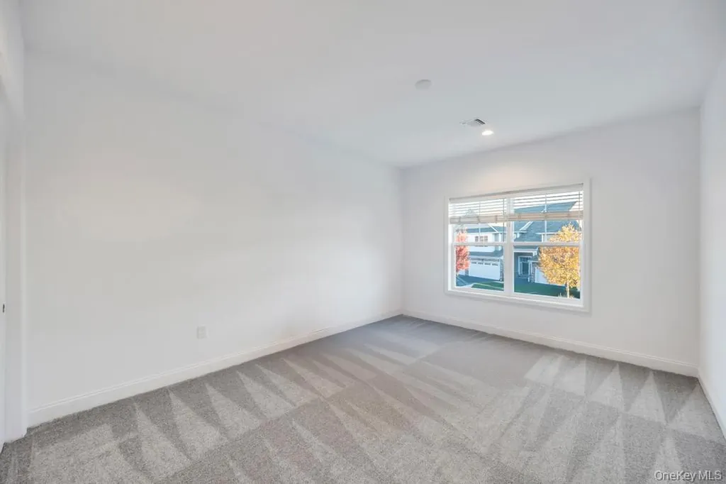195 Belmont Circle Yaphank NY 11980