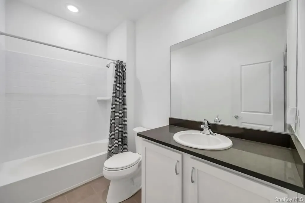 195 Belmont Circle Yaphank NY 11980