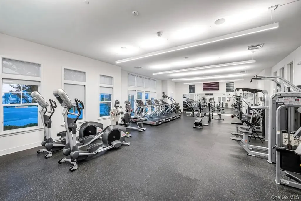 195 Belmont Circle Yaphank NY 11980