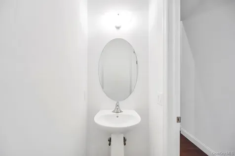 195 Belmont Circle Yaphank NY 11980