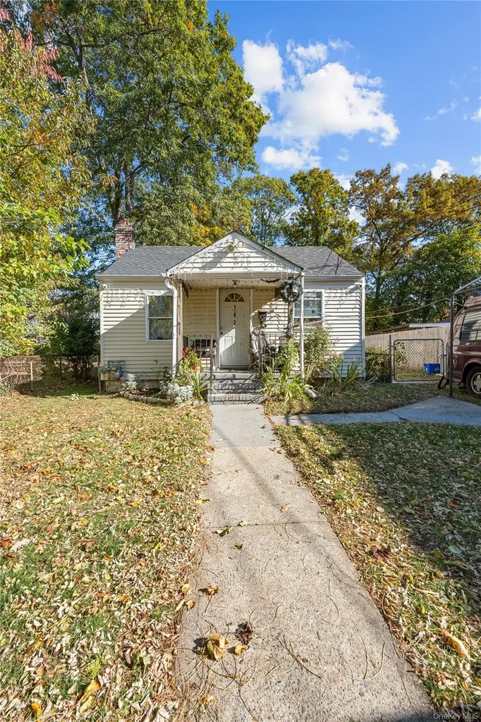 182 Park Avenue Roosevelt NY 11575