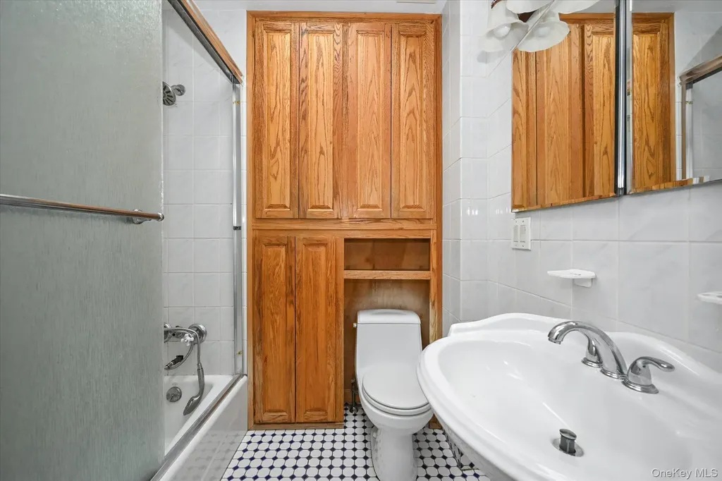 6448 58th Road Maspeth NY 11378