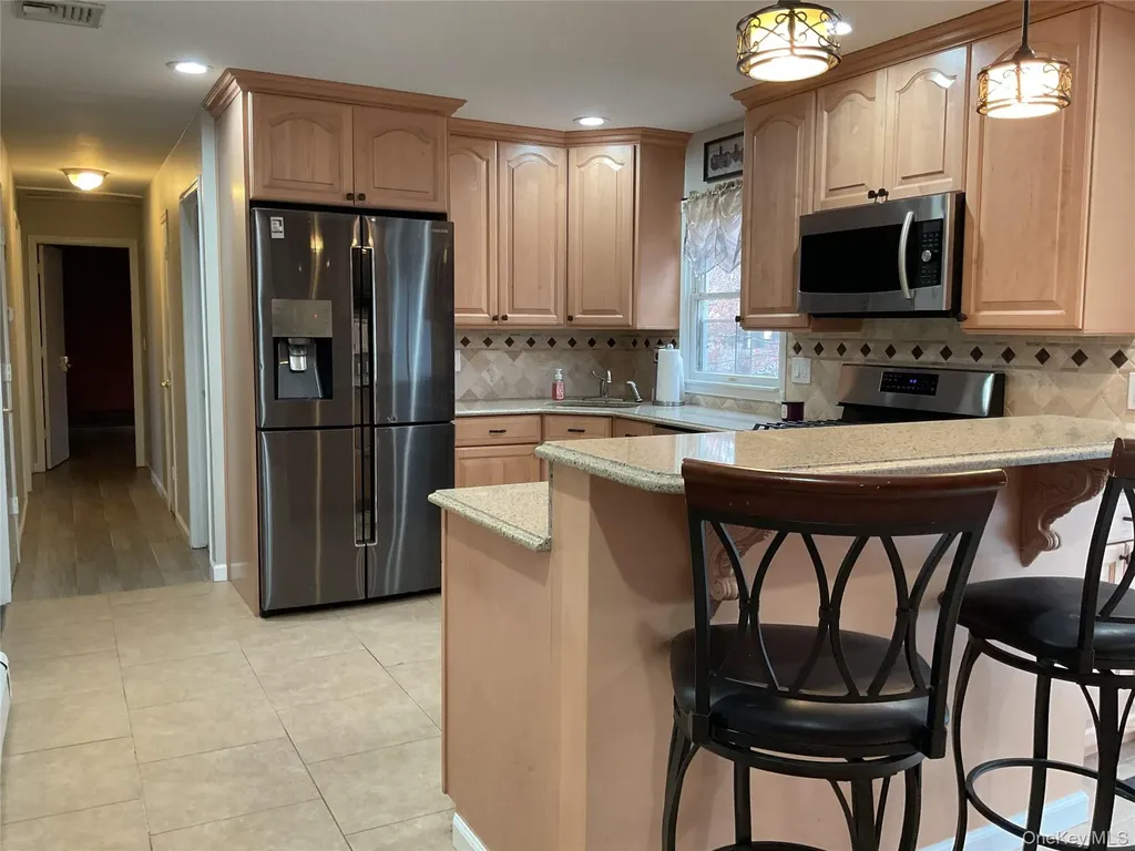 531 Boxwood Drive Shirley NY 11967
