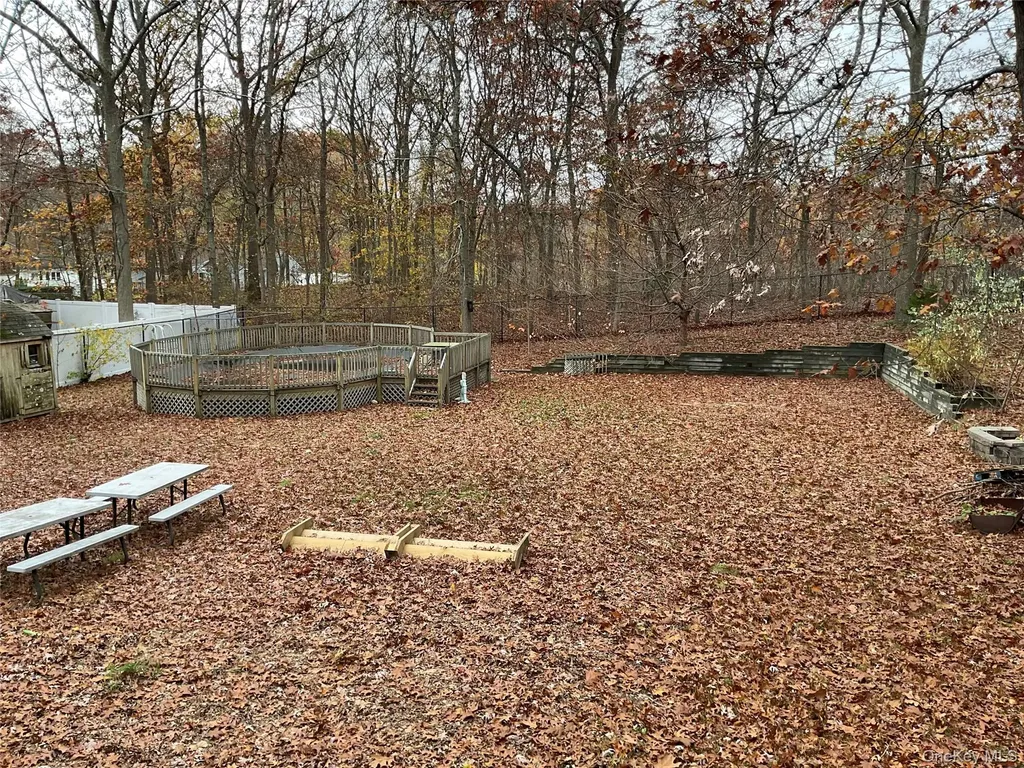 531 Boxwood Drive Shirley NY 11967
