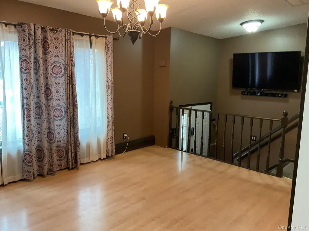 531 Boxwood Drive Shirley NY 11967