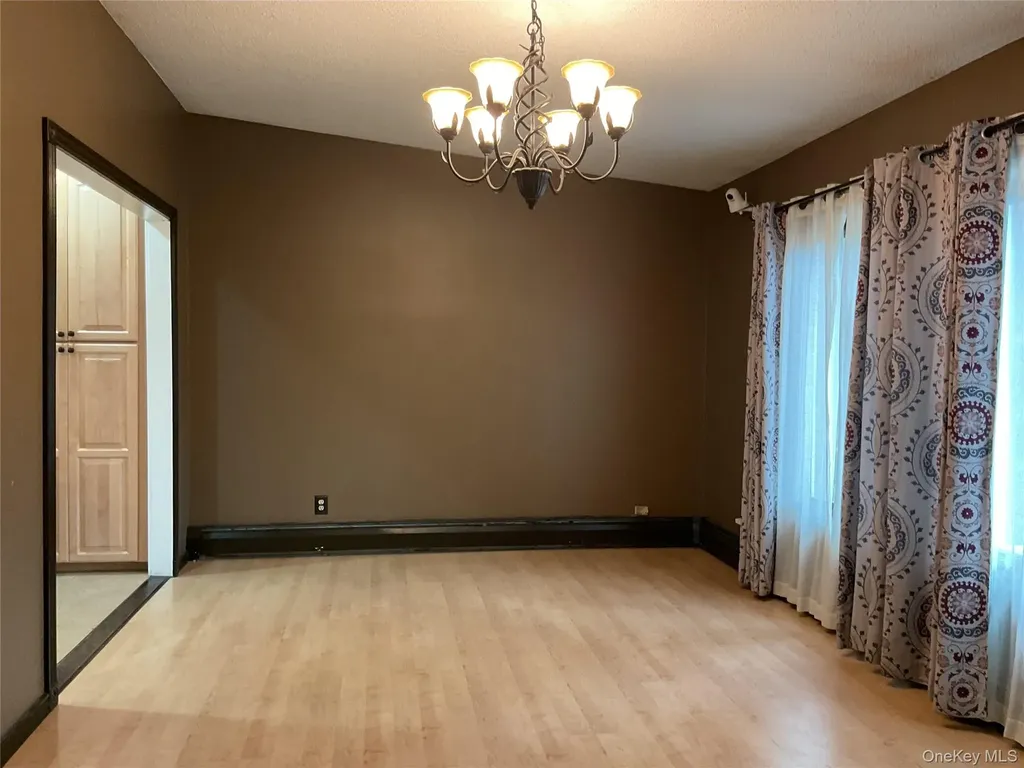 531 Boxwood Drive Shirley NY 11967