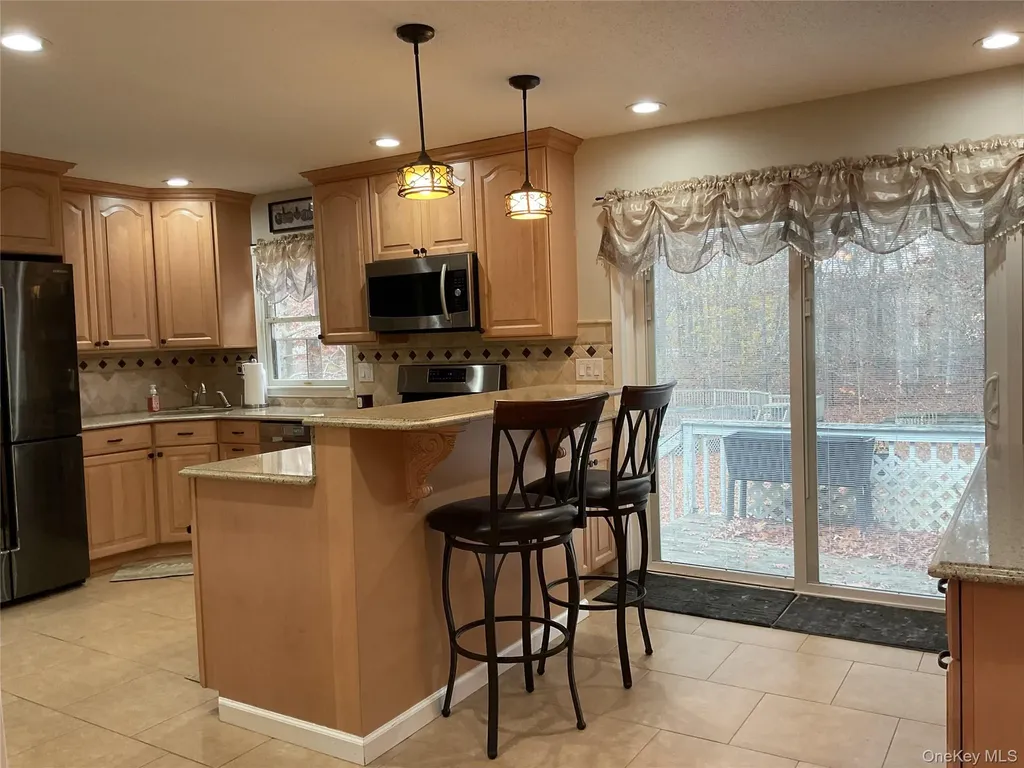 531 Boxwood Drive Shirley NY 11967