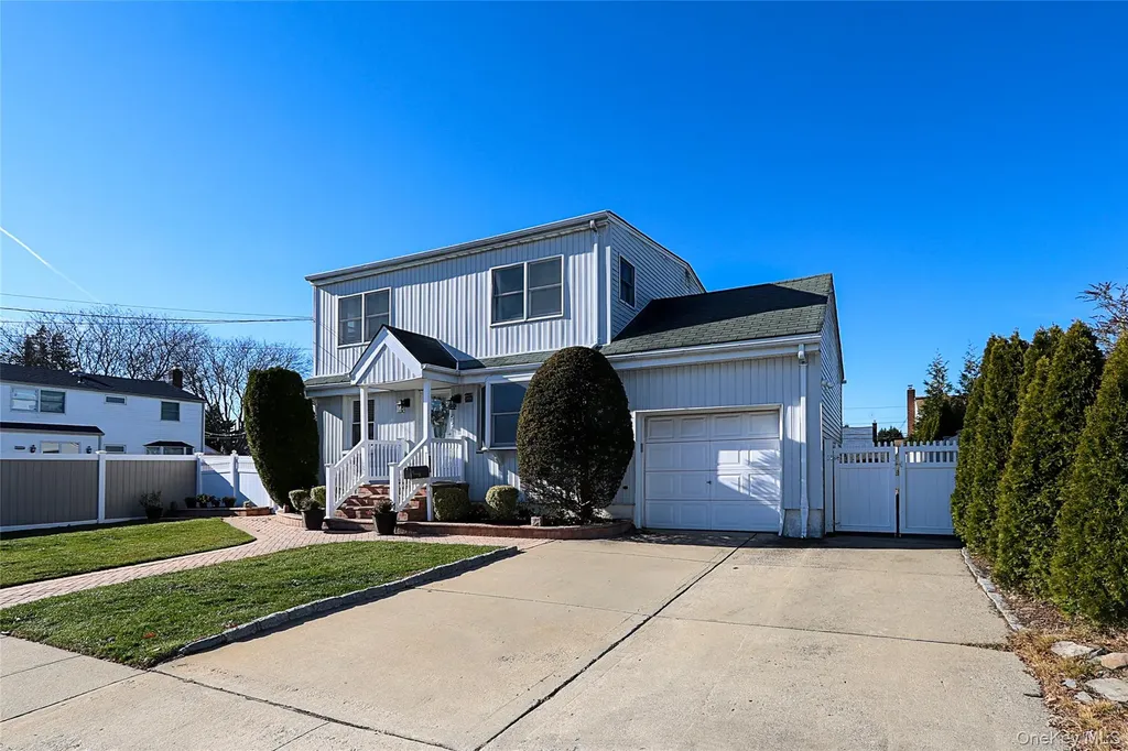 169 N 6th Street Bethpage NY 11714
