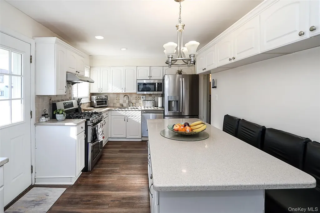 169 N 6th Street Bethpage NY 11714