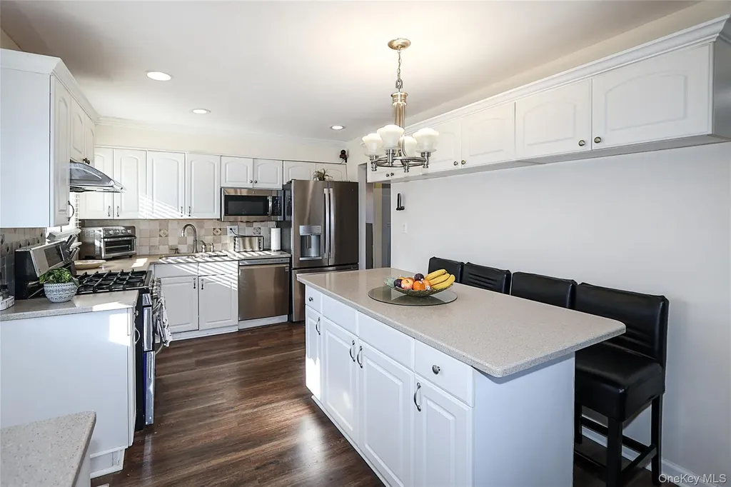 169 N 6th Street Bethpage NY 11714