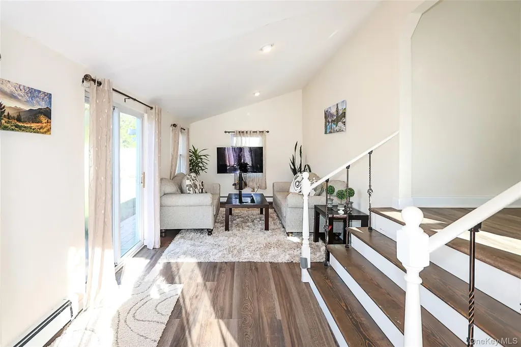 169 N 6th Street Bethpage NY 11714
