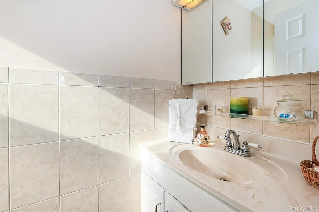169 N 6th Street Bethpage NY 11714