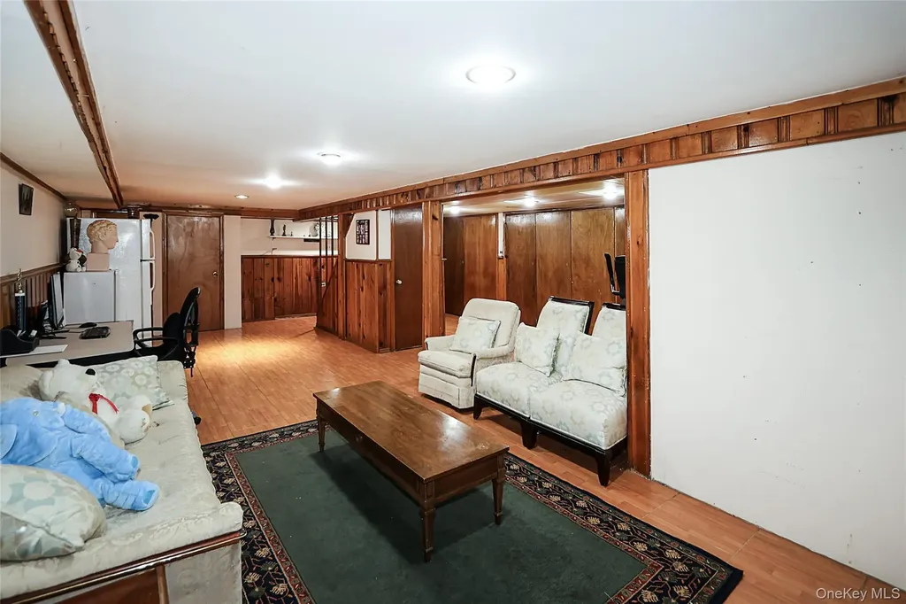 169 N 6th Street Bethpage NY 11714