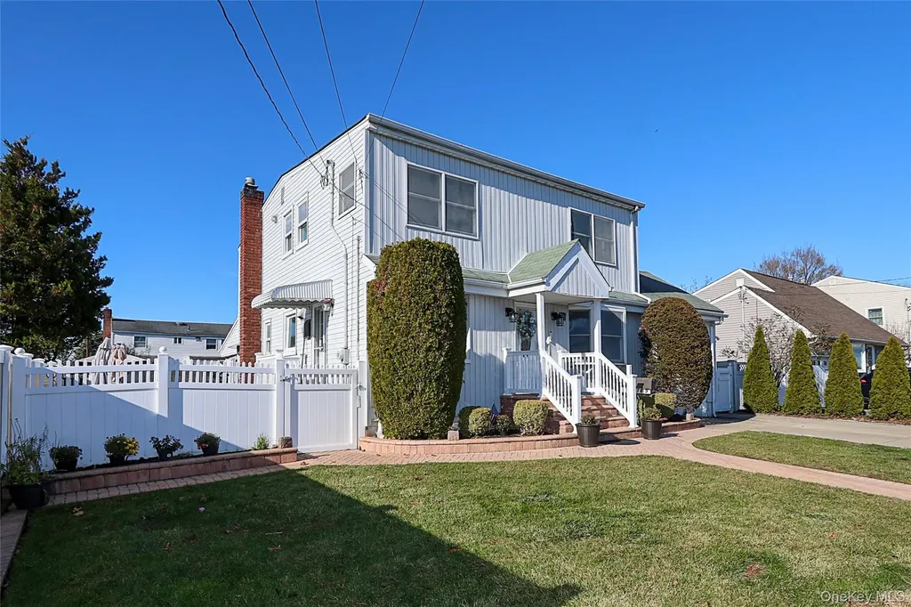169 N 6th Street Bethpage NY 11714