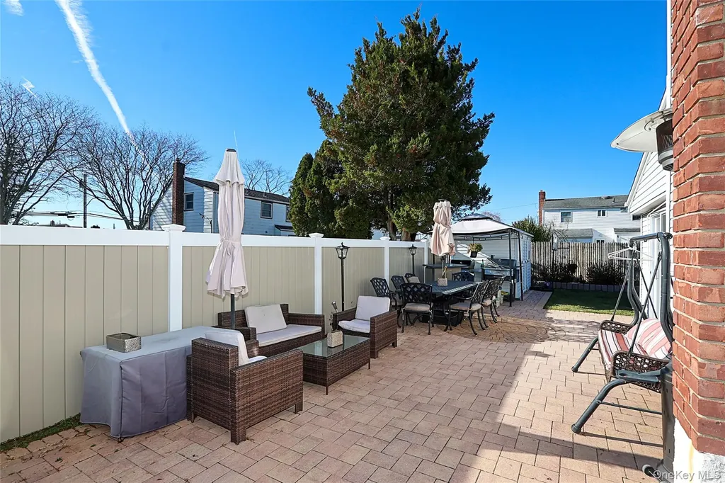169 N 6th Street Bethpage NY 11714