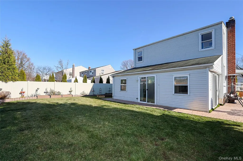 169 N 6th Street Bethpage NY 11714