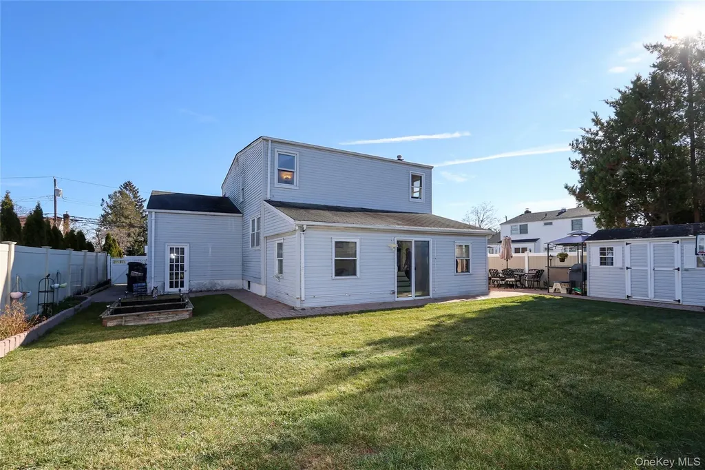 169 N 6th Street Bethpage NY 11714