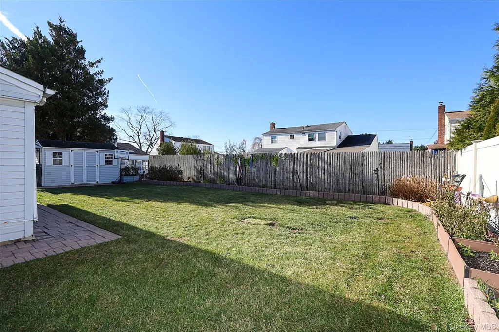 169 N 6th Street Bethpage NY 11714
