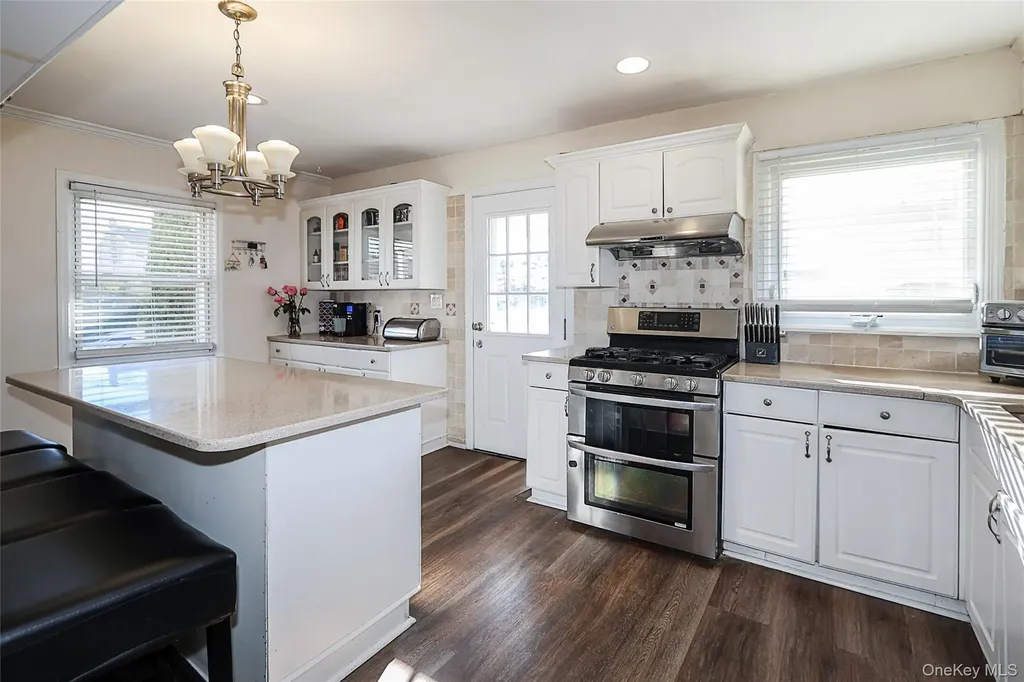 169 N 6th Street Bethpage NY 11714