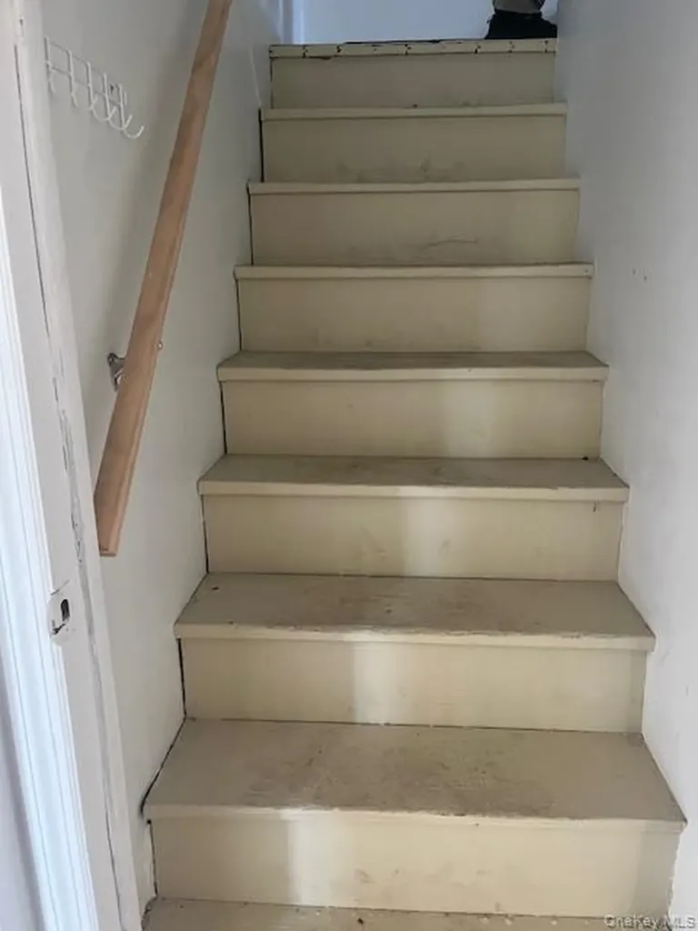 26 Taylor Avenue Poughkeepsie NY 12601