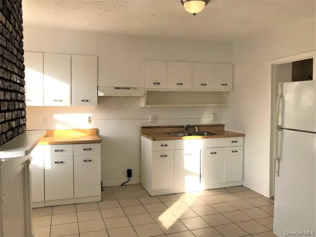 26 Taylor Avenue Poughkeepsie NY 12601