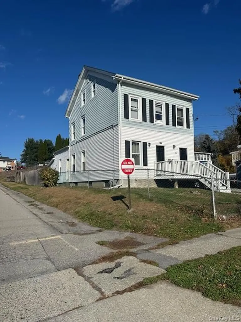 26 Taylor Avenue Poughkeepsie NY 12601