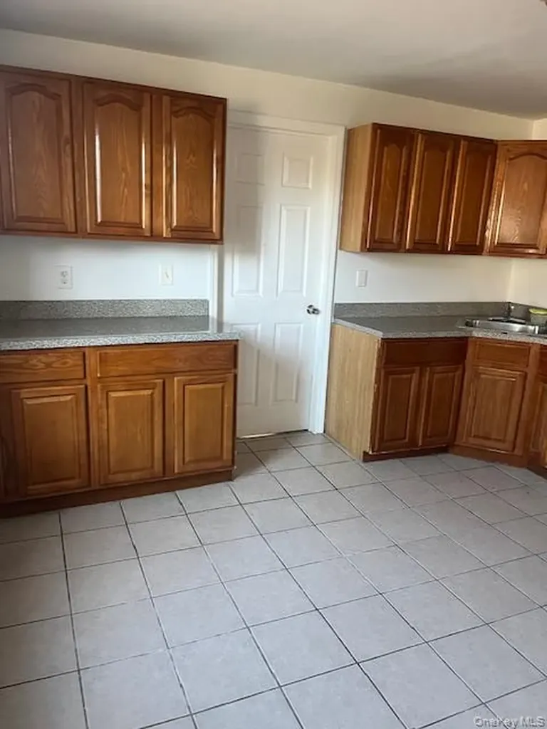 26 Taylor Avenue Poughkeepsie NY 12601