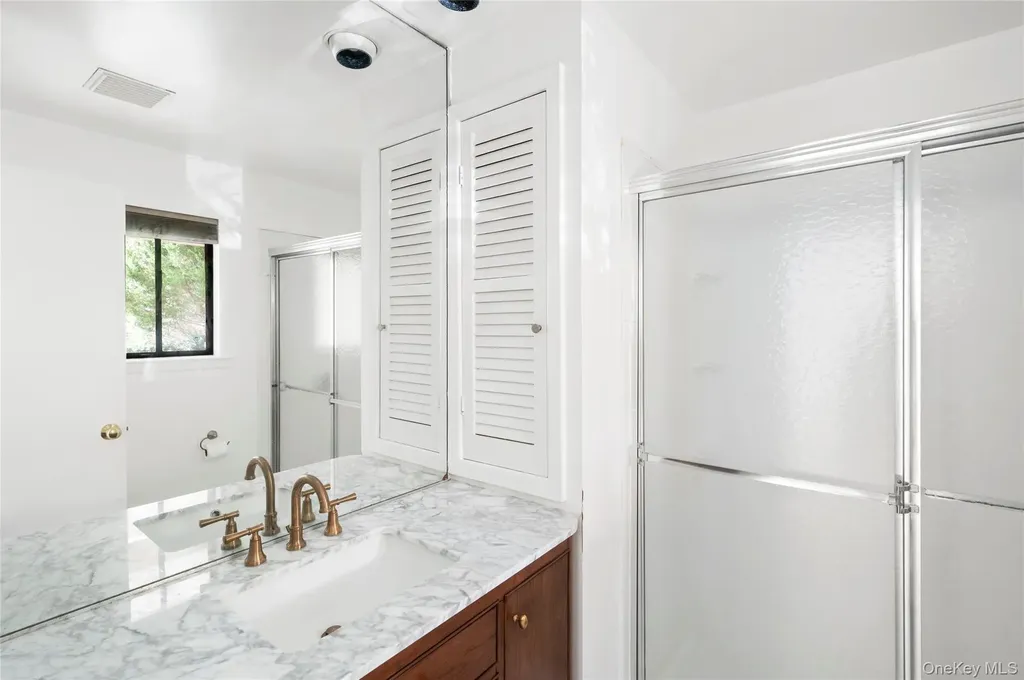 16 Peconic Road Hampton Bays NY 11946