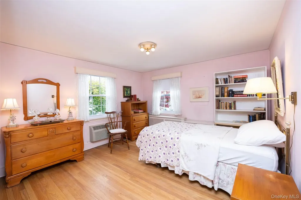 65 Old Mill Road Manhasset NY 11030