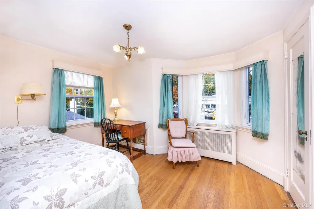 65 Old Mill Road Manhasset NY 11030