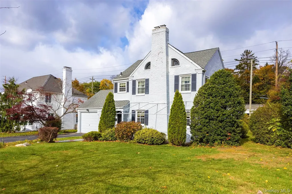 65 Old Mill Road Manhasset NY 11030