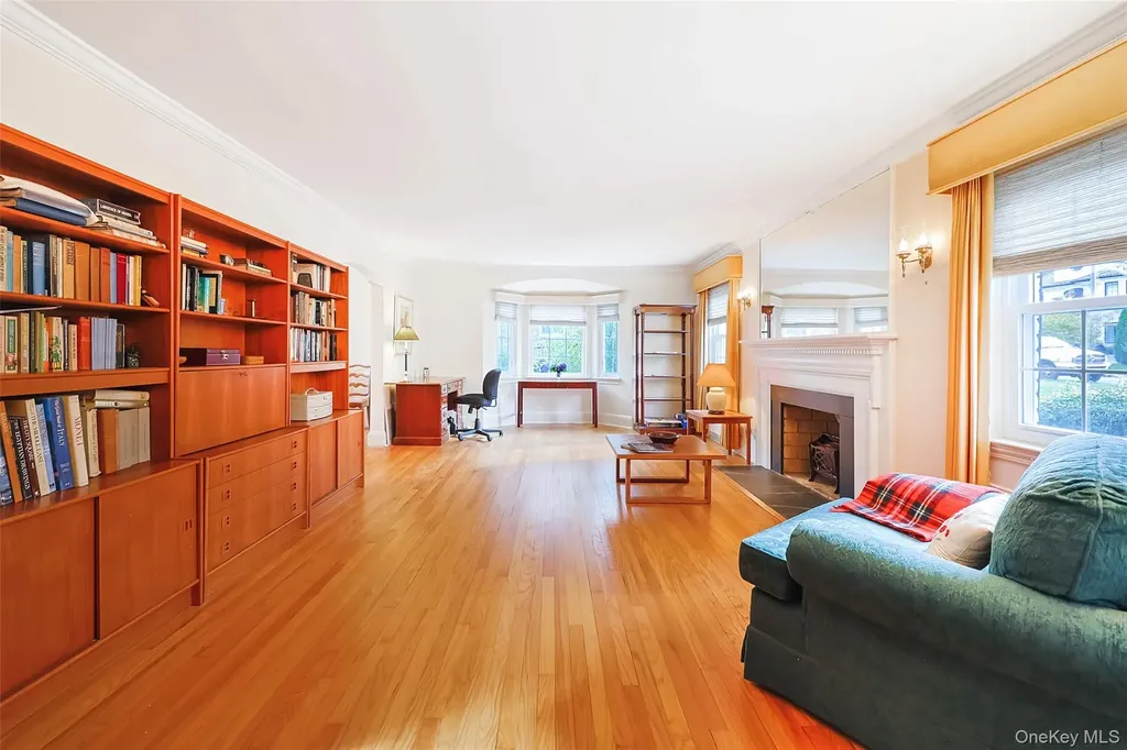 65 Old Mill Road Manhasset NY 11030