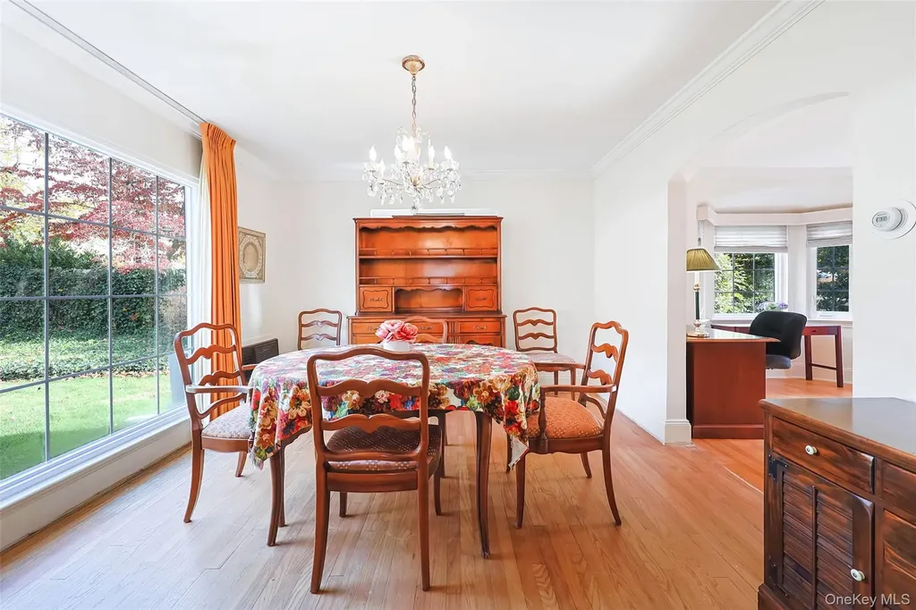 65 Old Mill Road Manhasset NY 11030