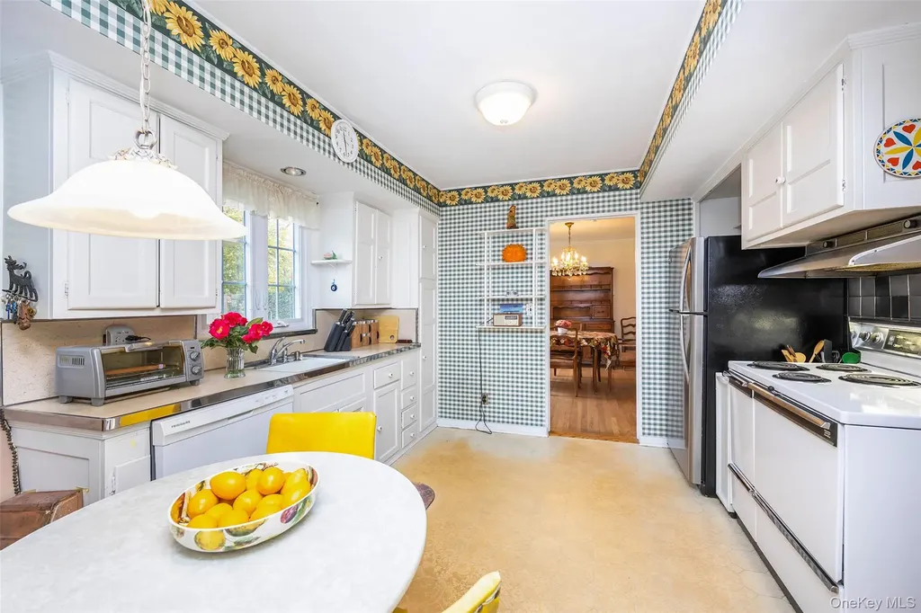 65 Old Mill Road Manhasset NY 11030