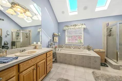 6 Laurel Crescent Manorville NY 11949