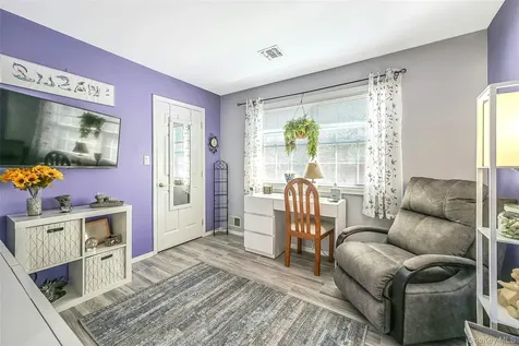 6 Laurel Crescent Manorville NY 11949