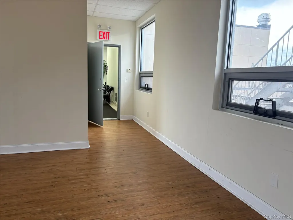 192-14 Northern Boulevard Flushing NY 11358