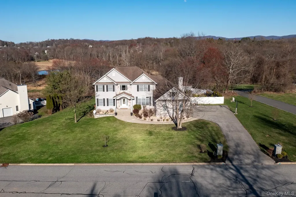107 Denniston Drive New Windsor NY 12553