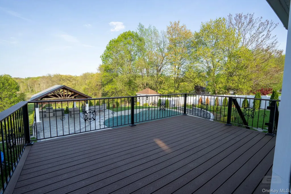 107 Denniston Drive New Windsor NY 12553