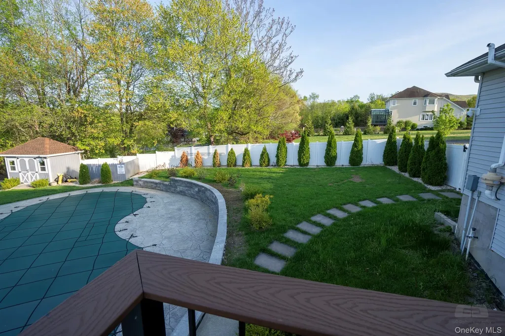 107 Denniston Drive New Windsor NY 12553