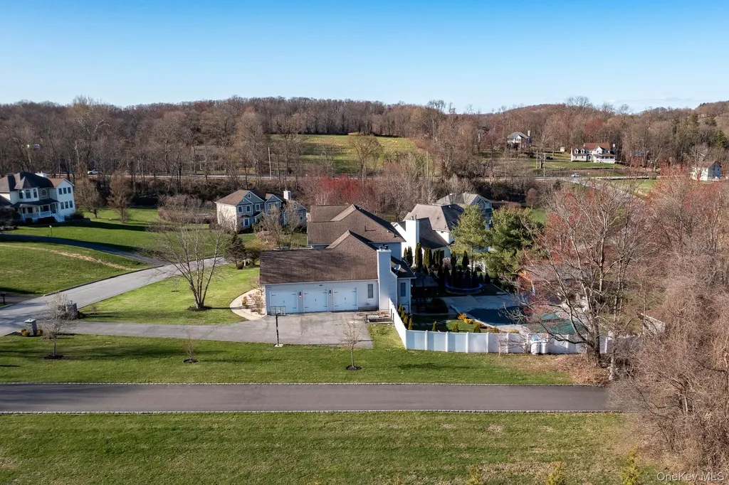 107 Denniston Drive New Windsor NY 12553
