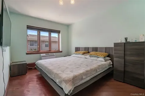 208 Beach 124th Street Far Rockaway NY 11694