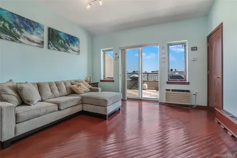 208 Beach 124th Street Far Rockaway NY 11694