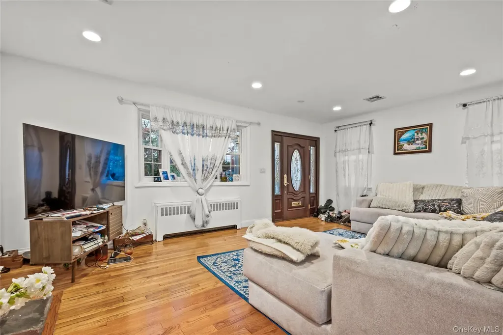 16803 Cryders Lane Whitestone NY 11357