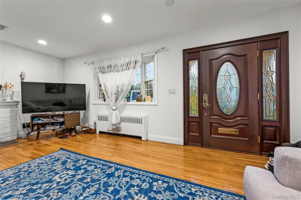 16803 Cryders Lane Whitestone NY 11357