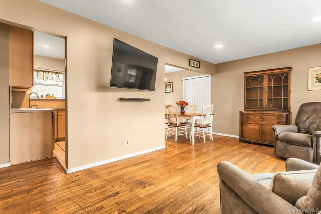 77 Marvin Lane Commack NY 11725