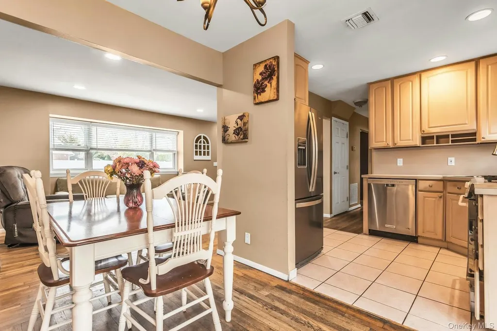 77 Marvin Lane Commack NY 11725